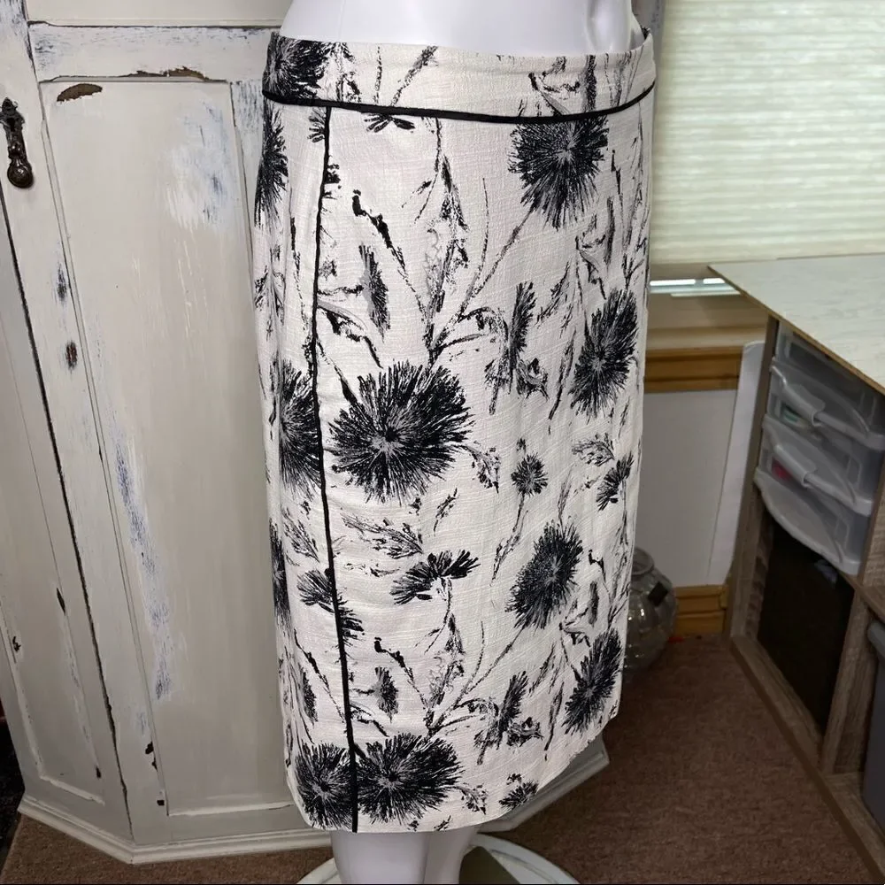 Halogen White with Black Floral Print Pencil Skirt